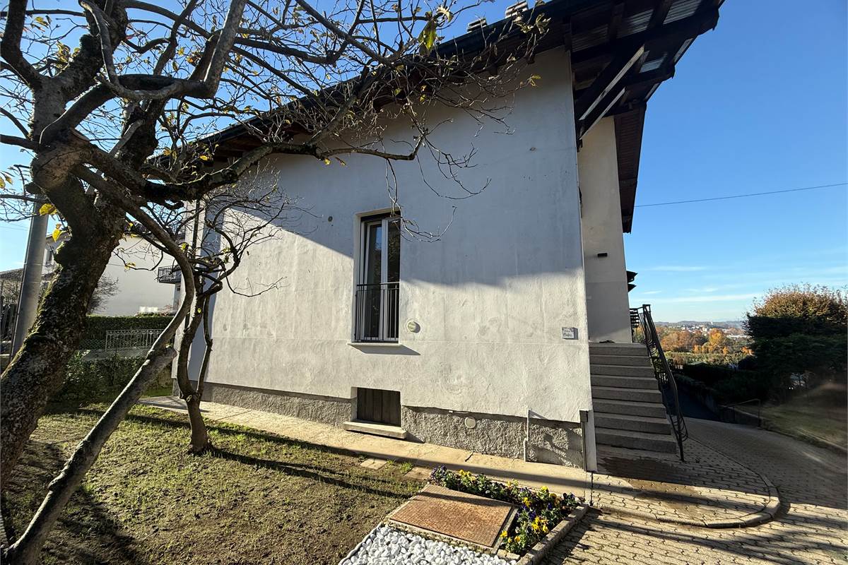 CASNATE VILLA INDIPENDENTE