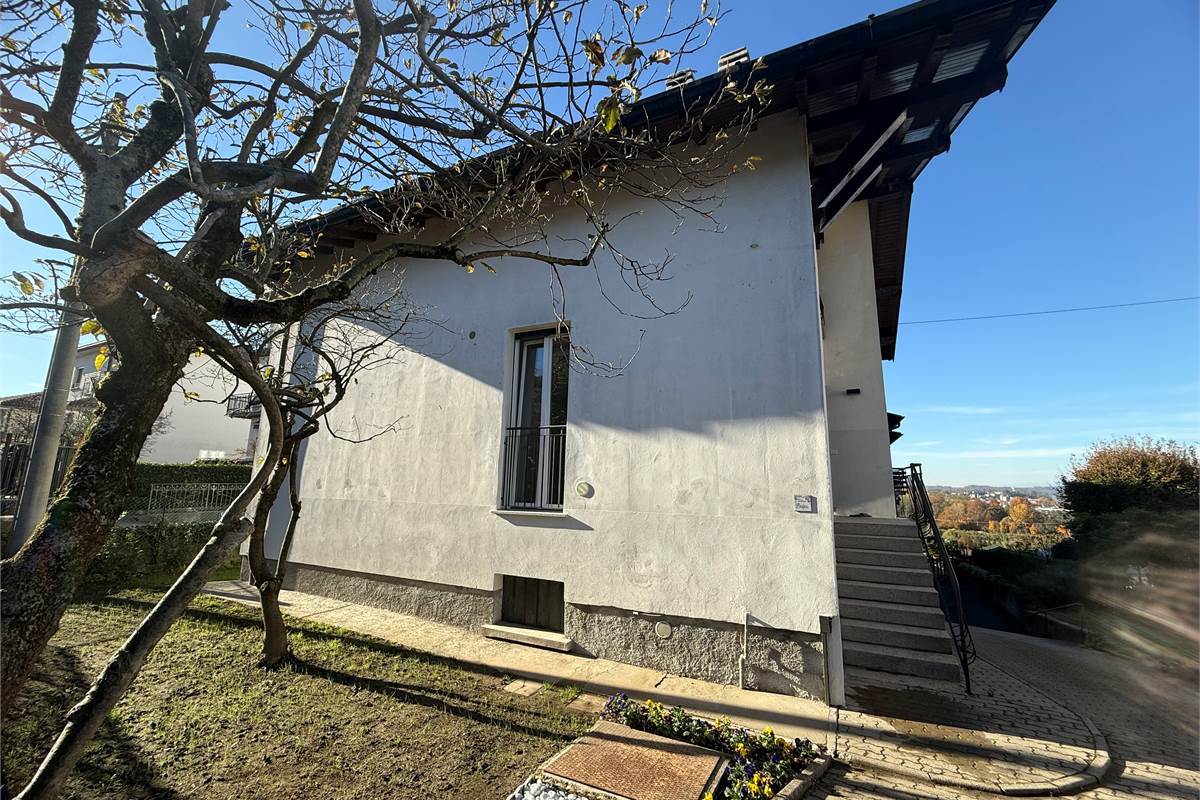 CASNATE VILLA INDIPENDENTE