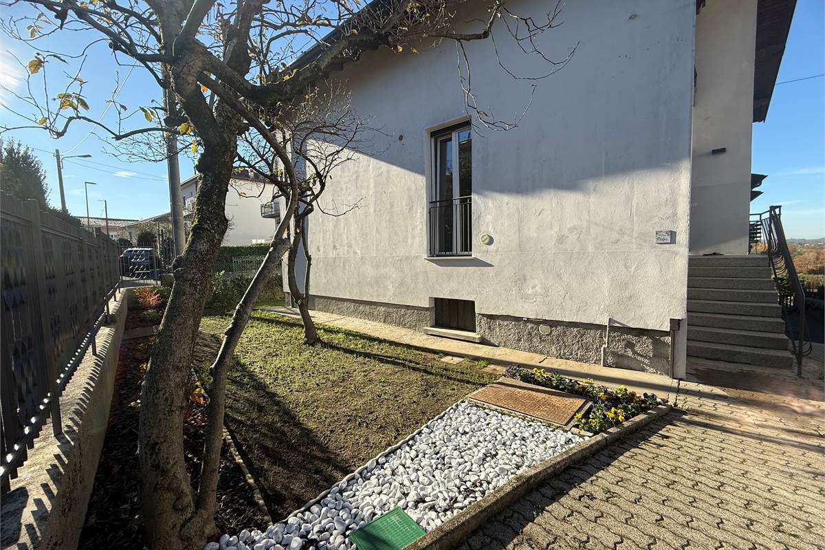 CASNATE VILLA INDIPENDENTE