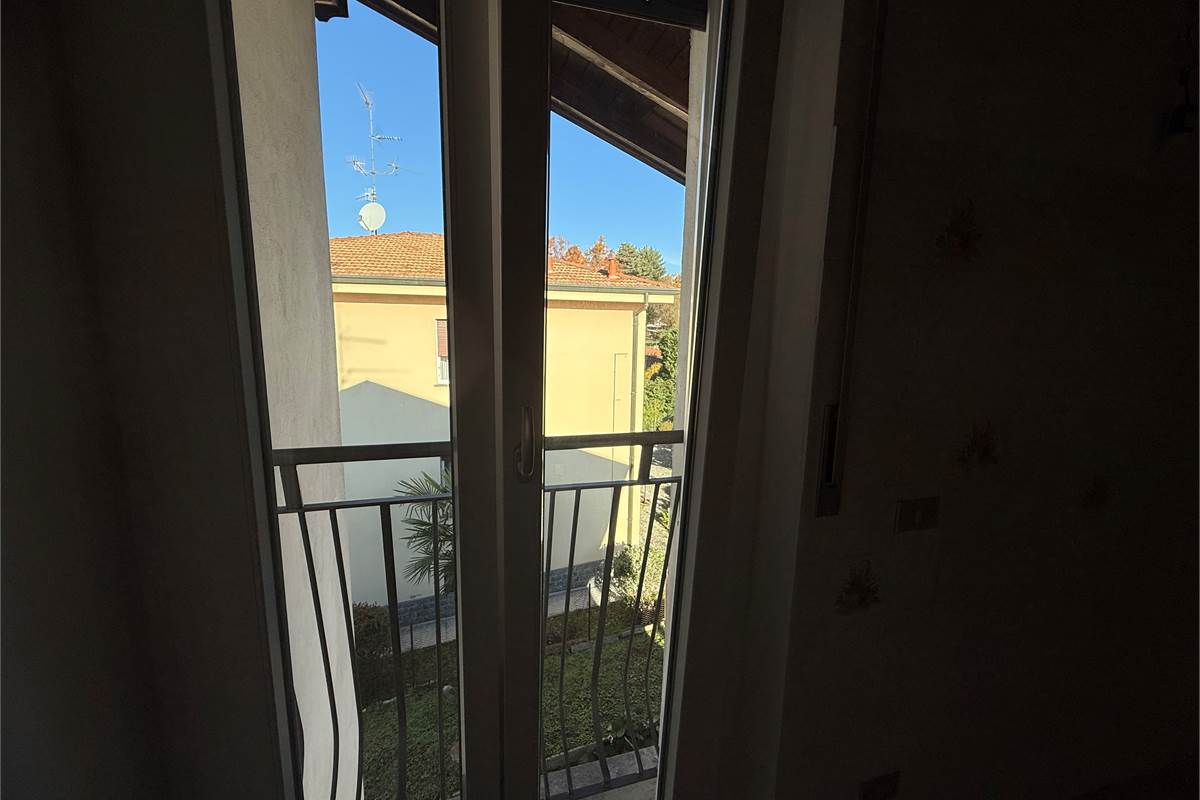 CASNATE VILLA INDIPENDENTE