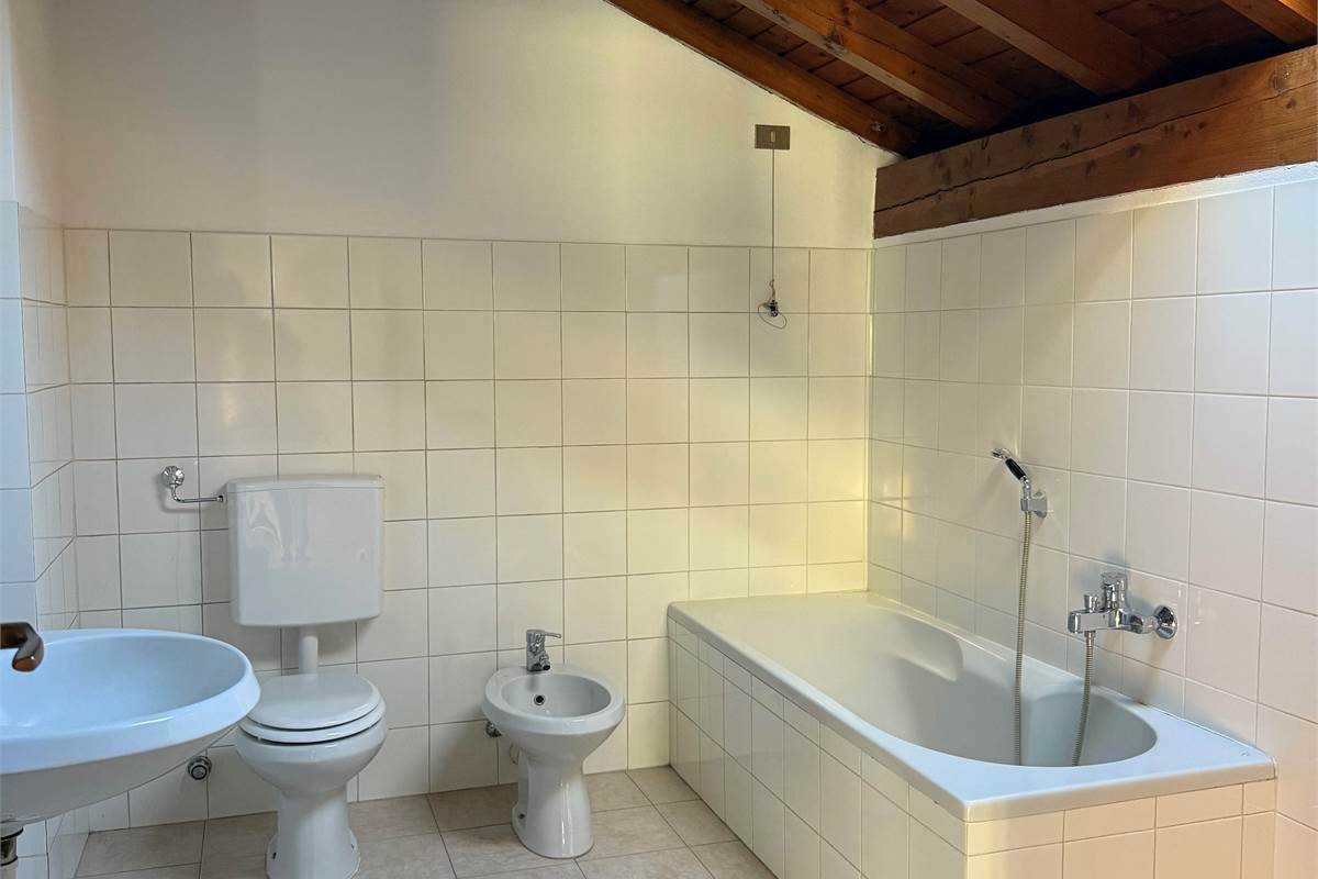 CASNATE VILLA INDIPENDENTE