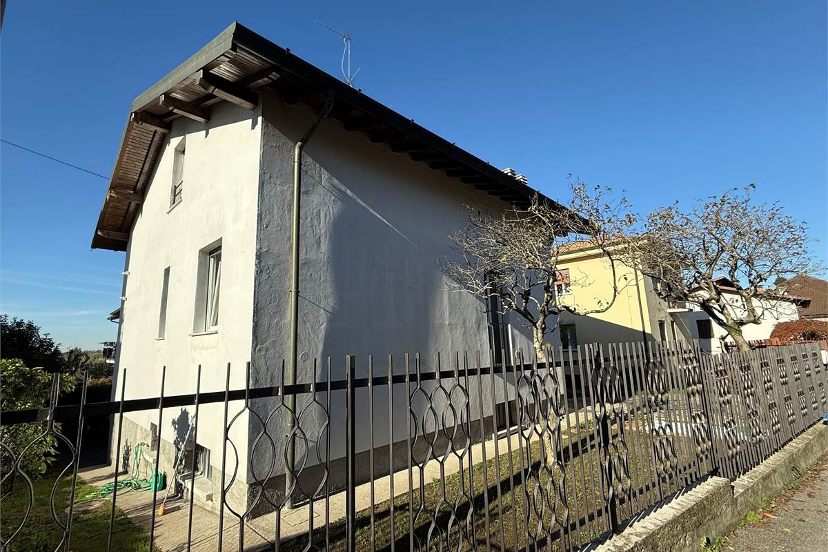 CASNATE VILLA INDIPENDENTE