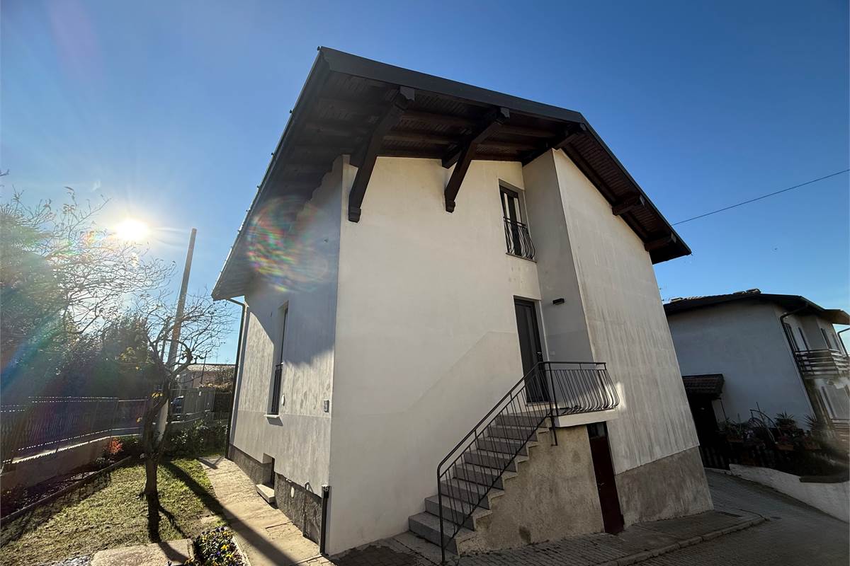 CASNATE VILLA INDIPENDENTE