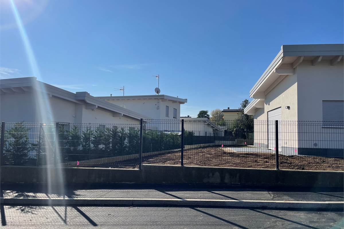 ULTIME DUE VILLE NUOVE con giardino privato 