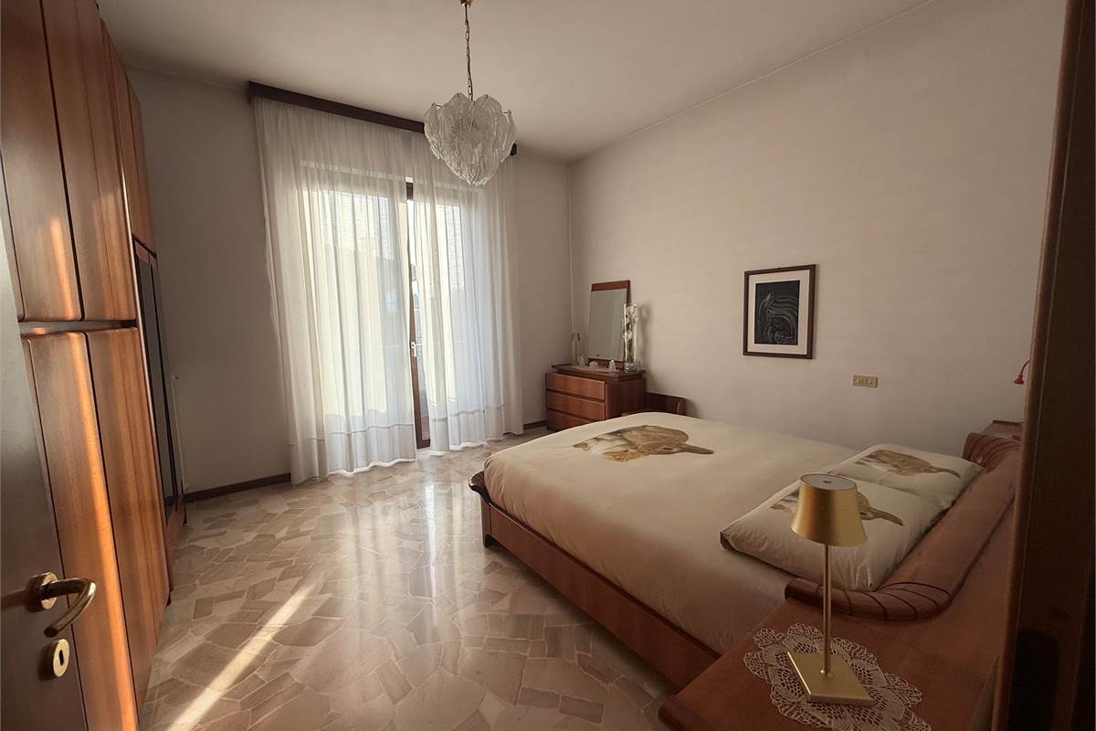 APPARTAMENTO LUMINOSO E PANORAMICO IN PICCOLA PALAZZINA 