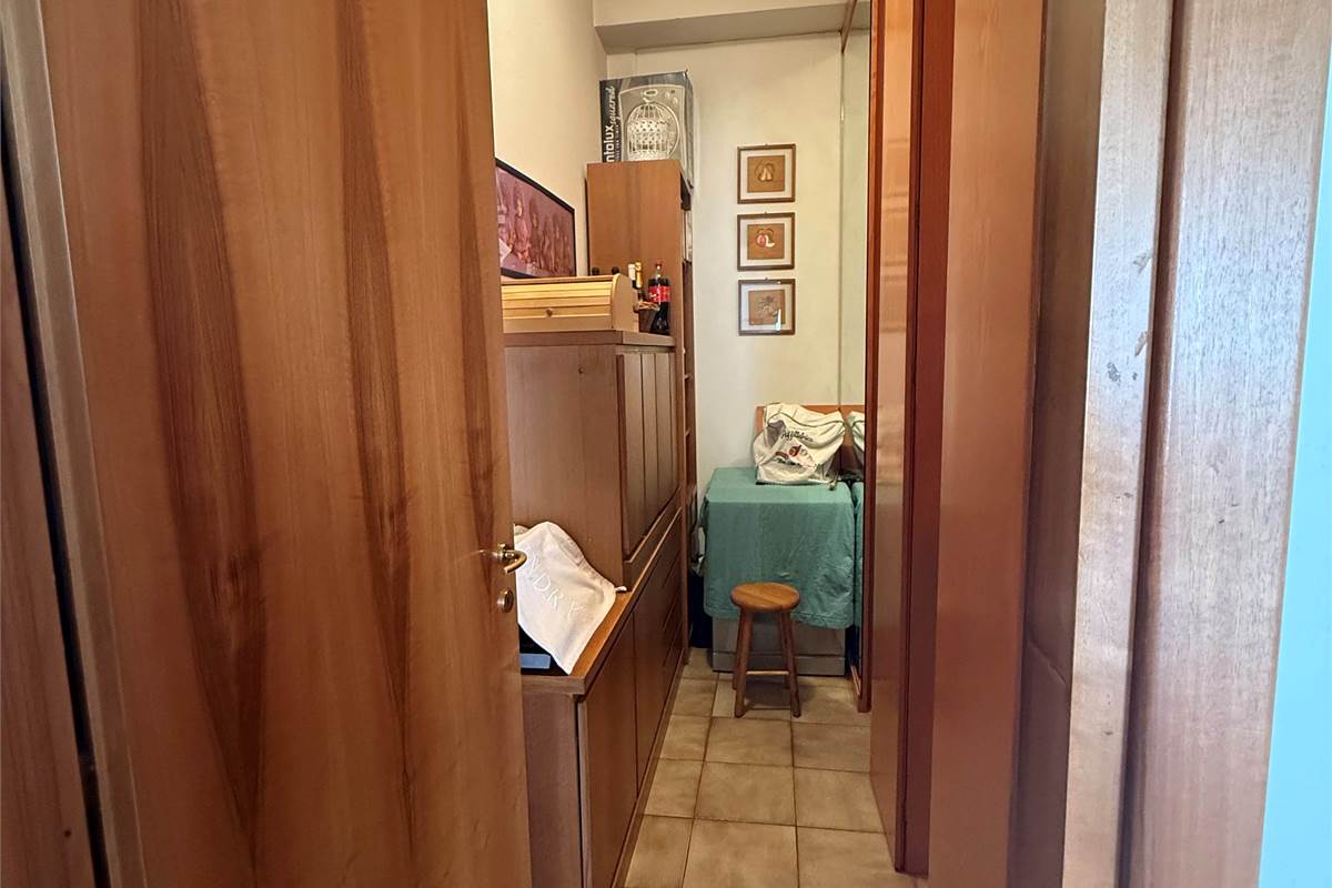 APPARTAMENTO LUMINOSO E PANORAMICO IN PICCOLA PALAZZINA 