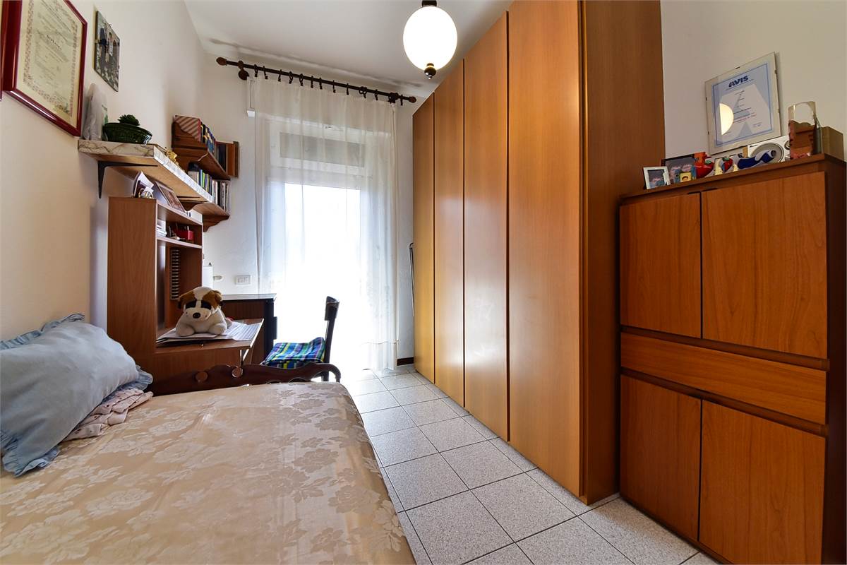 OLTRONA SAN MAMETE PORZIONE DI CASA IN CORTE CON BOX