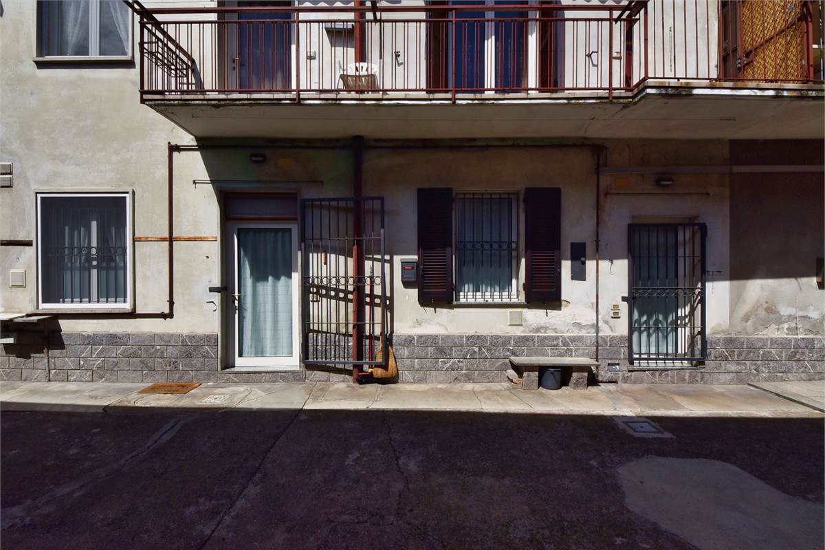 OLTRONA SAN MAMETE PORZIONE DI CASA IN CORTE CON BOX