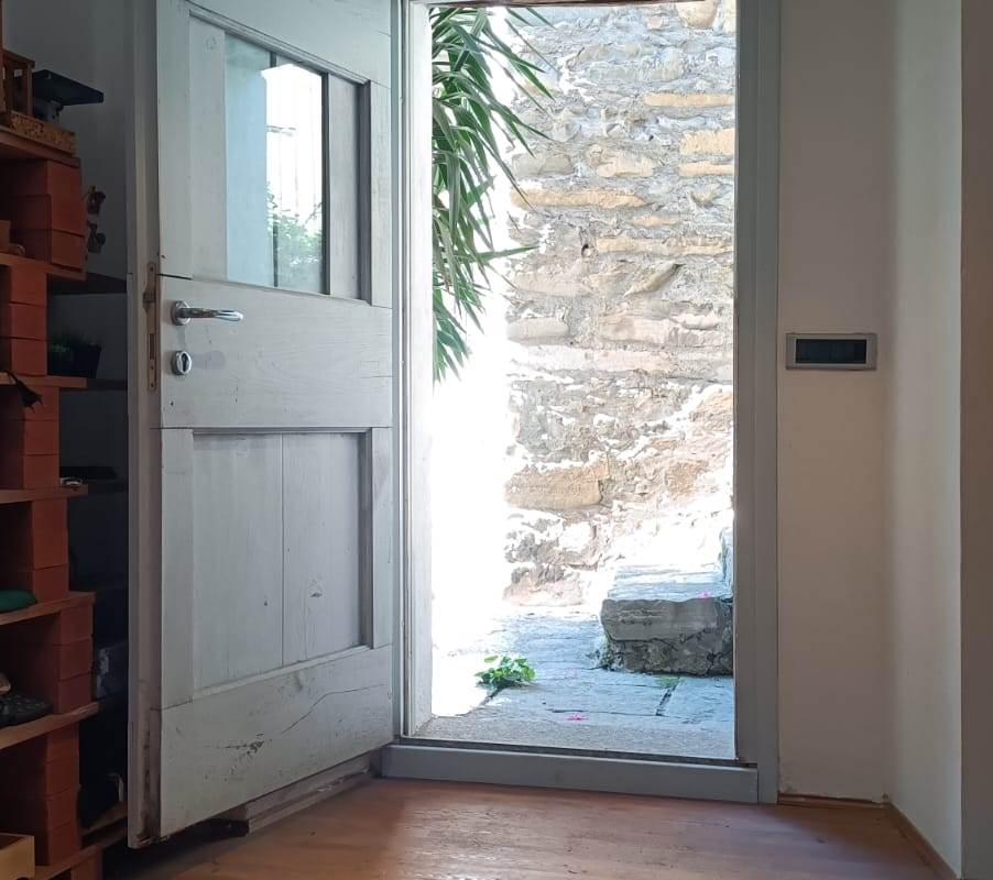 POGNANA LARIO - AFFASCINANTE PORZIONE DI CASA CON VISTA LAGO TERRAZZI E DEPANDANCE