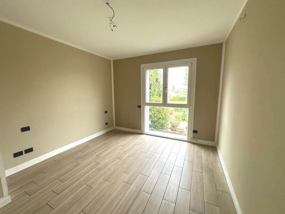 MOZZATE TRILOCALE CON TERRAZZO E BOX