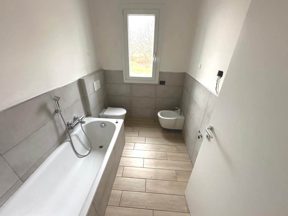 MOZZATE TRILOCALE CON TERRAZZO E BOX