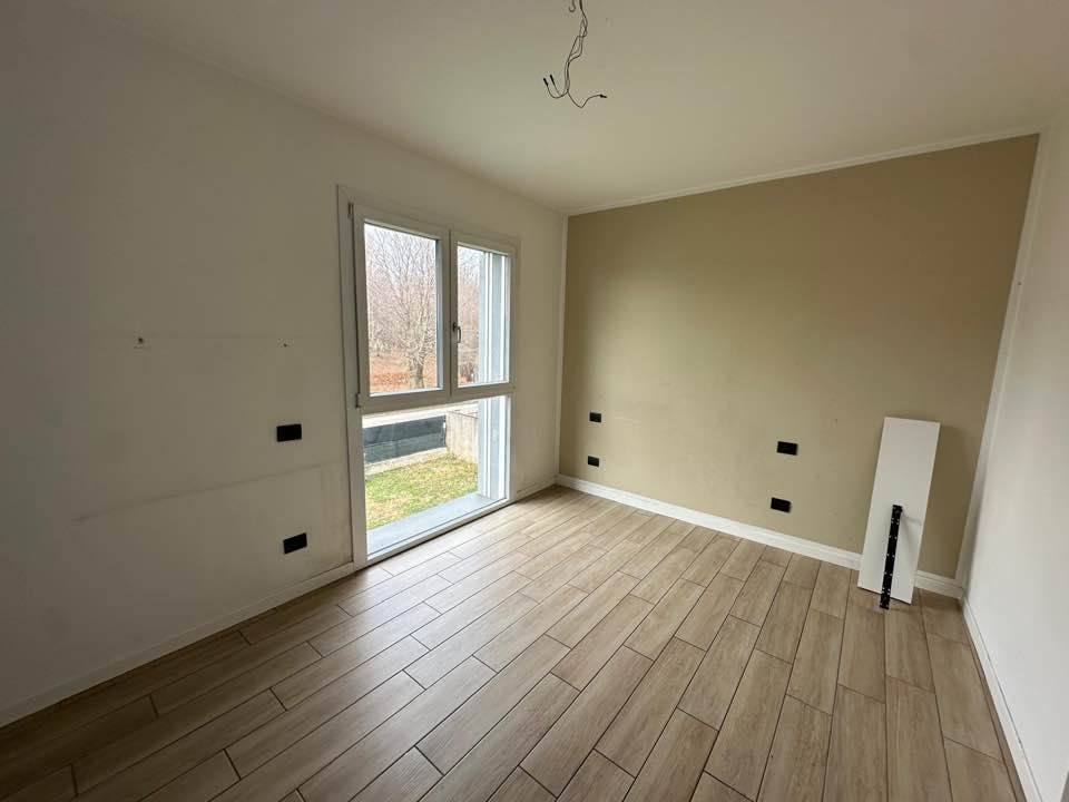 MOZZATE TRILOCALE CON TERRAZZO E BOX