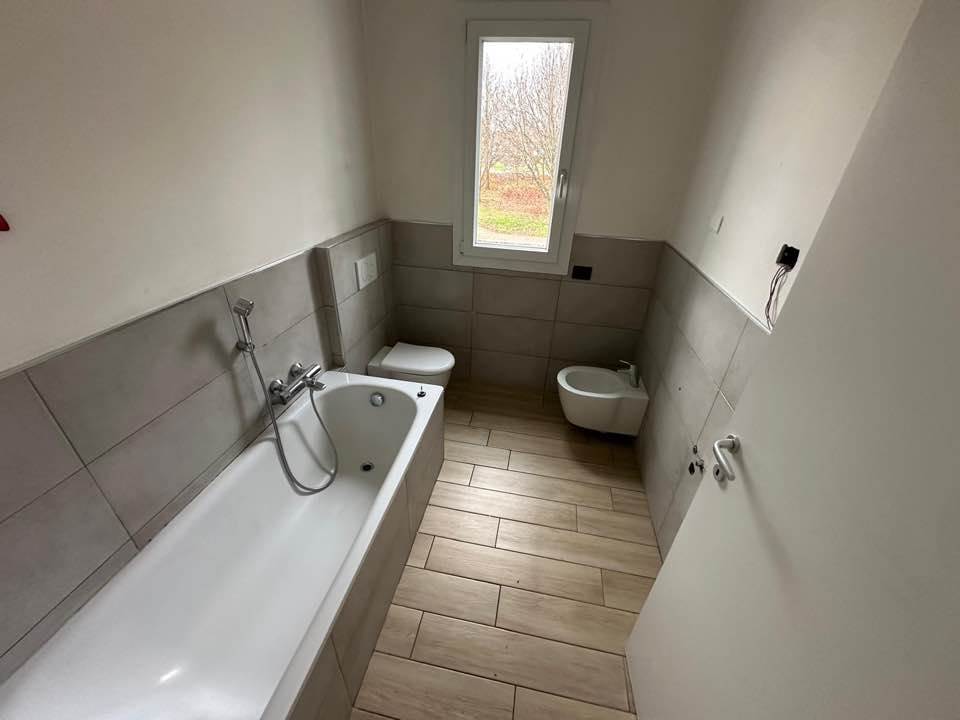 MOZZATE TRILOCALE CON TERRAZZO E BOX