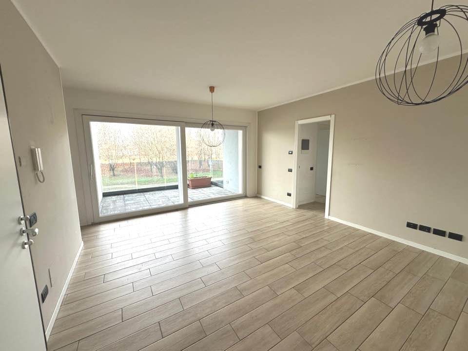 MOZZATE TRILOCALE CON TERRAZZO E BOX