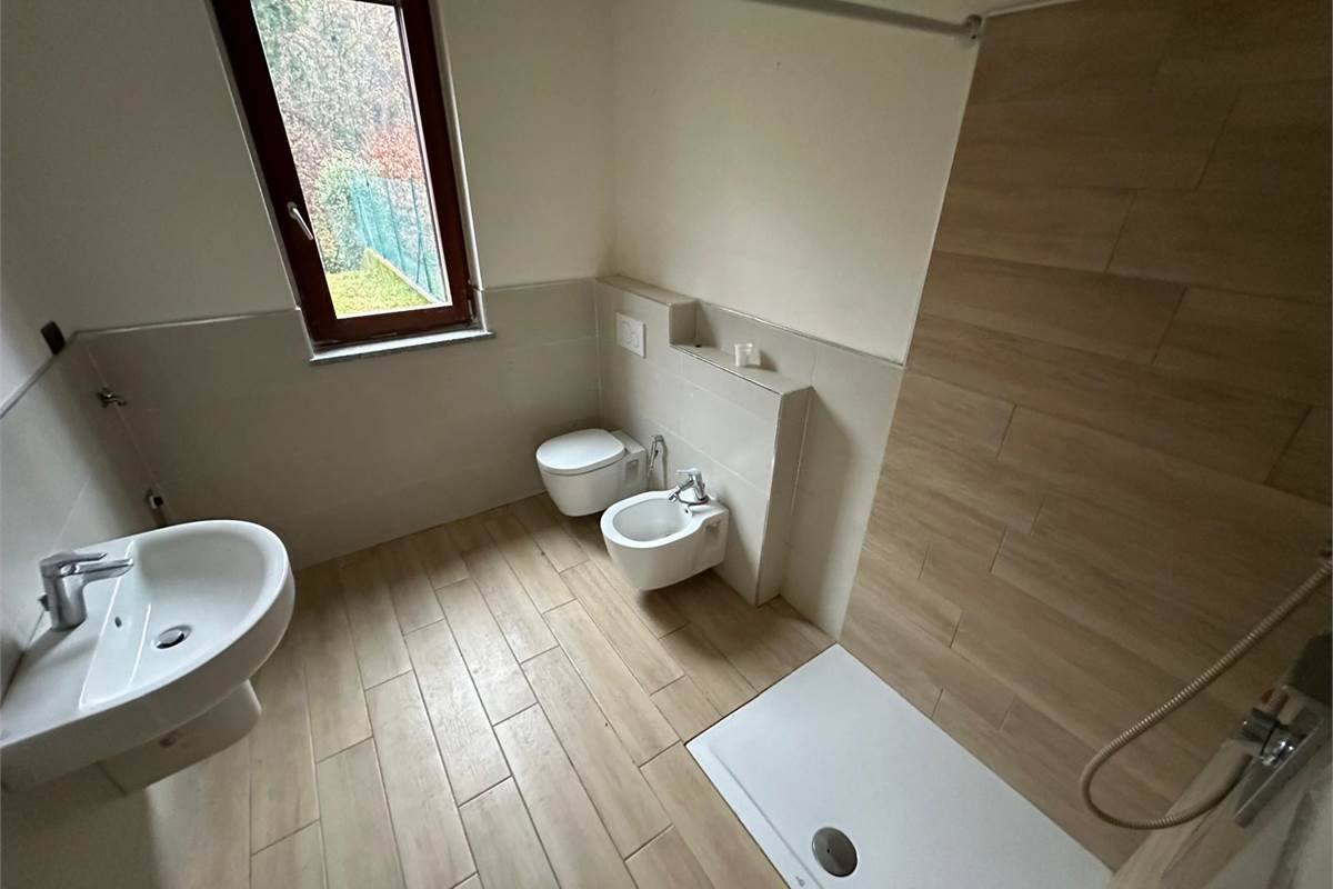 ANZANO DEL PARCO VILLETTA DI TESTA CON AMPIO GIARDINO