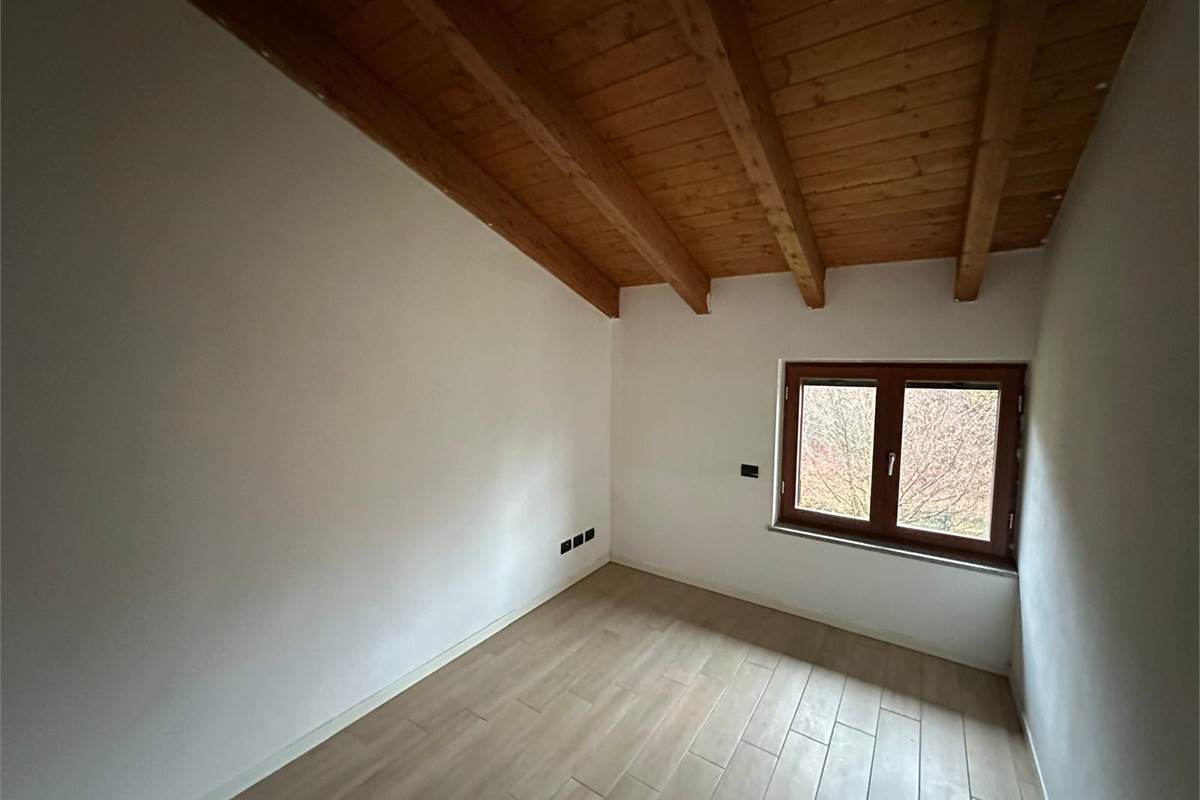 ANZANO DEL PARCO VILLETTA DI TESTA CON AMPIO GIARDINO