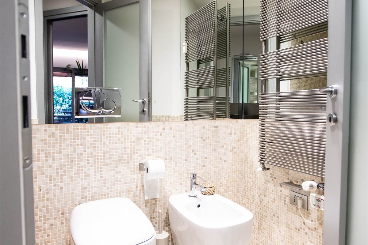 COMO APPARTAMENTO CON PORTICO - ARREDATO 