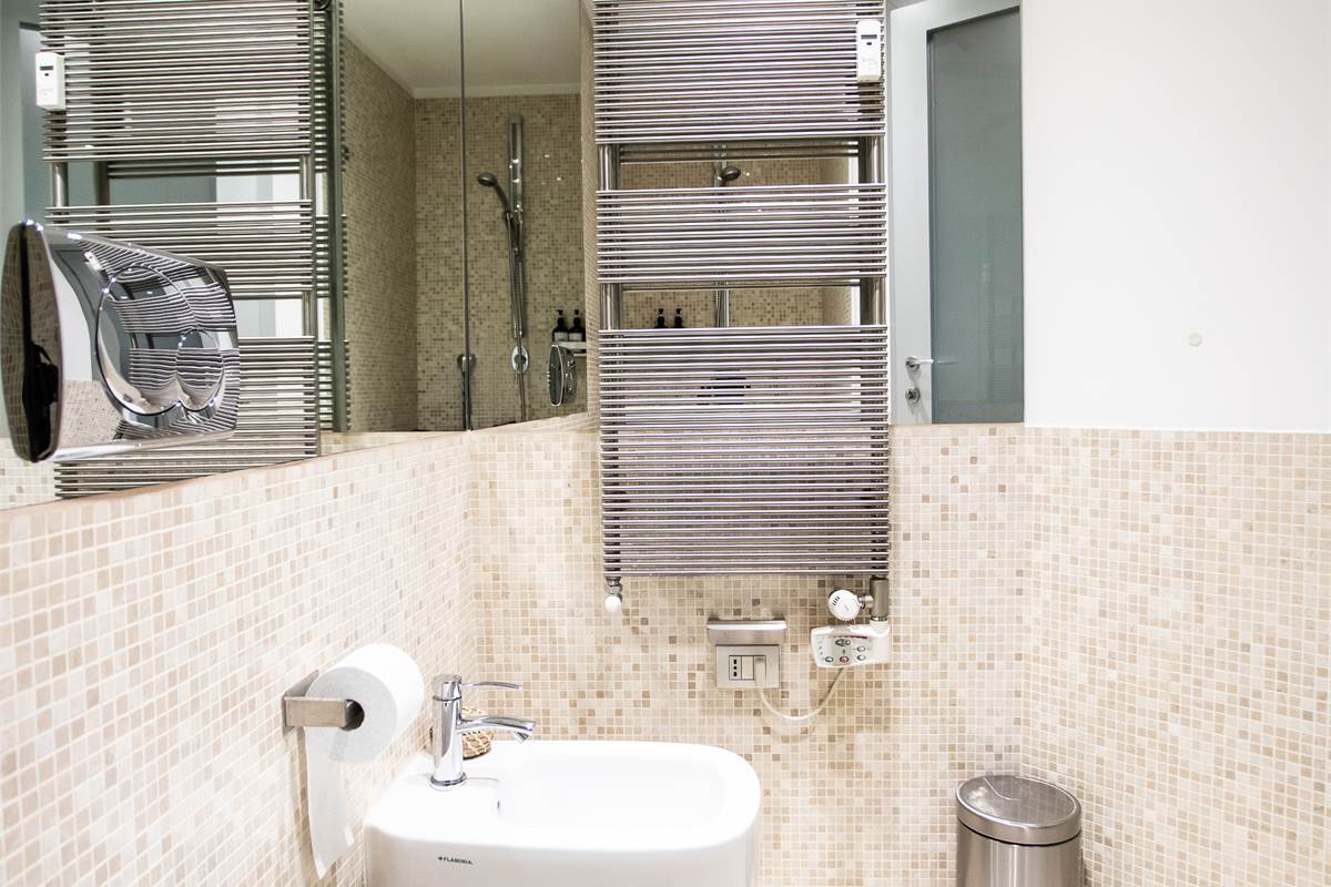 COMO APPARTAMENTO CON PORTICO - ARREDATO 