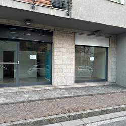 CANTU' NEGOZIO ZONA CENTRALE