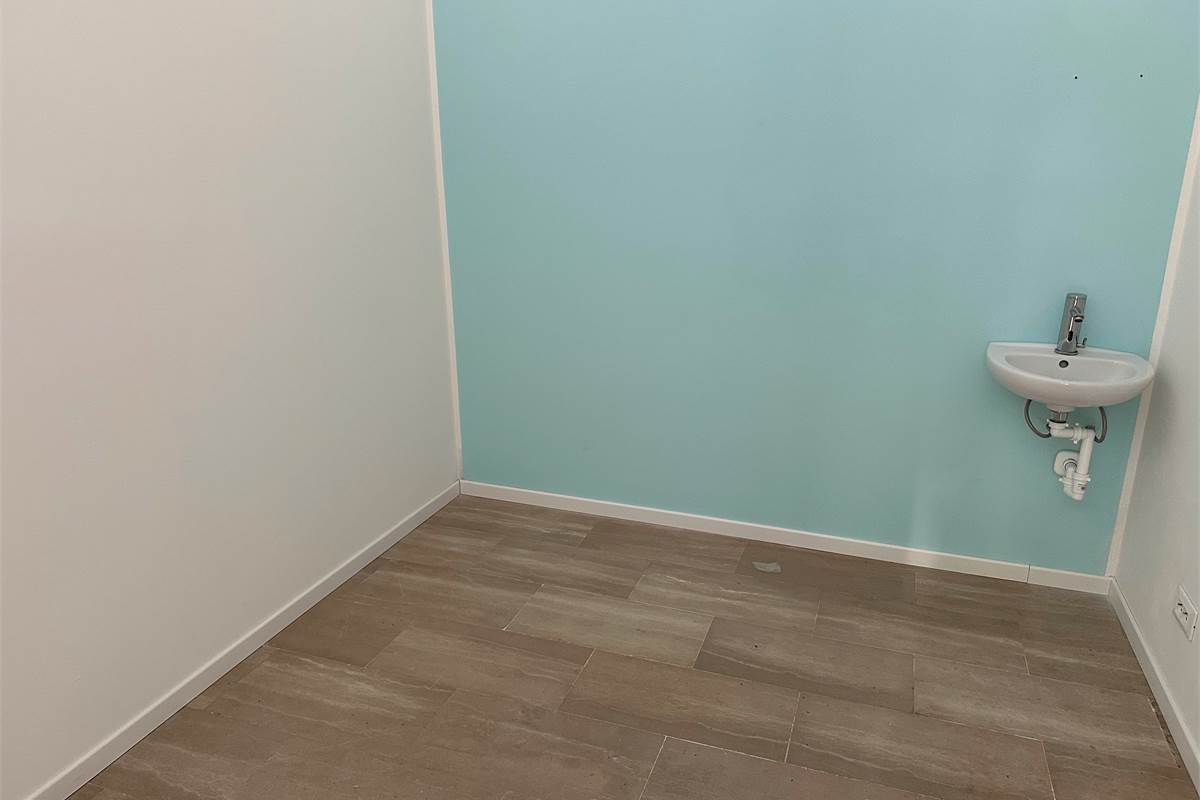 CANTU' NEGOZIO ZONA CENTRALE