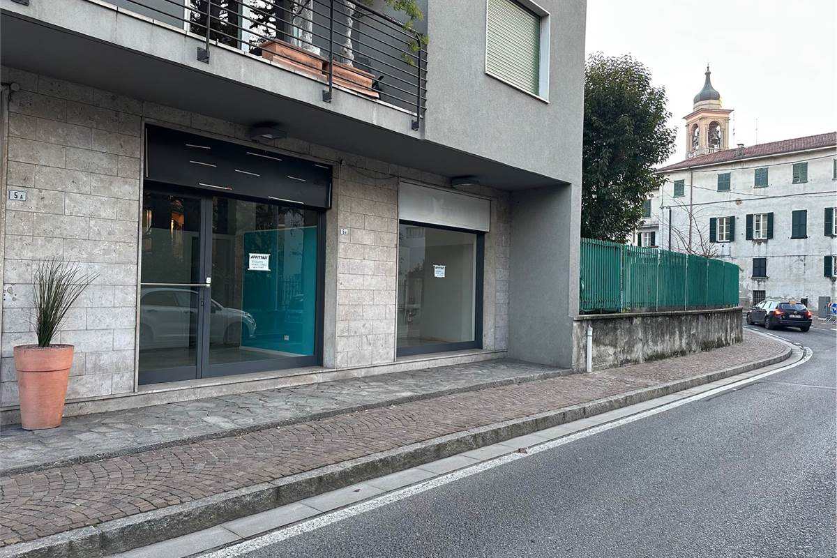 CANTU' NEGOZIO ZONA CENTRALE