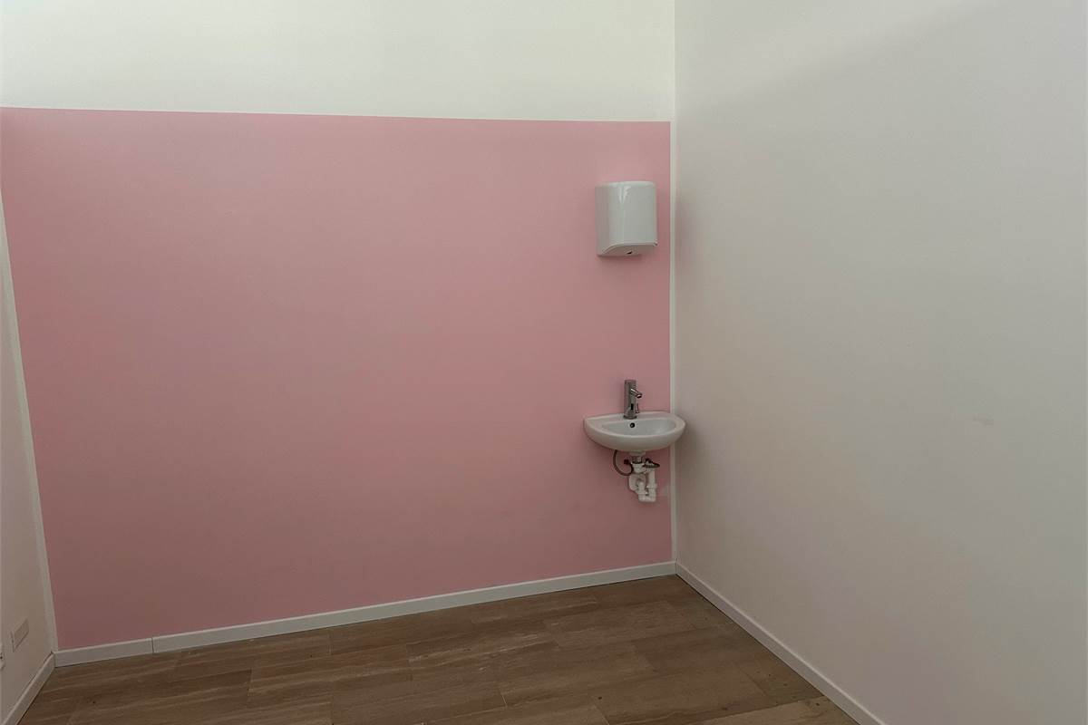 CANTU' NEGOZIO ZONA CENTRALE