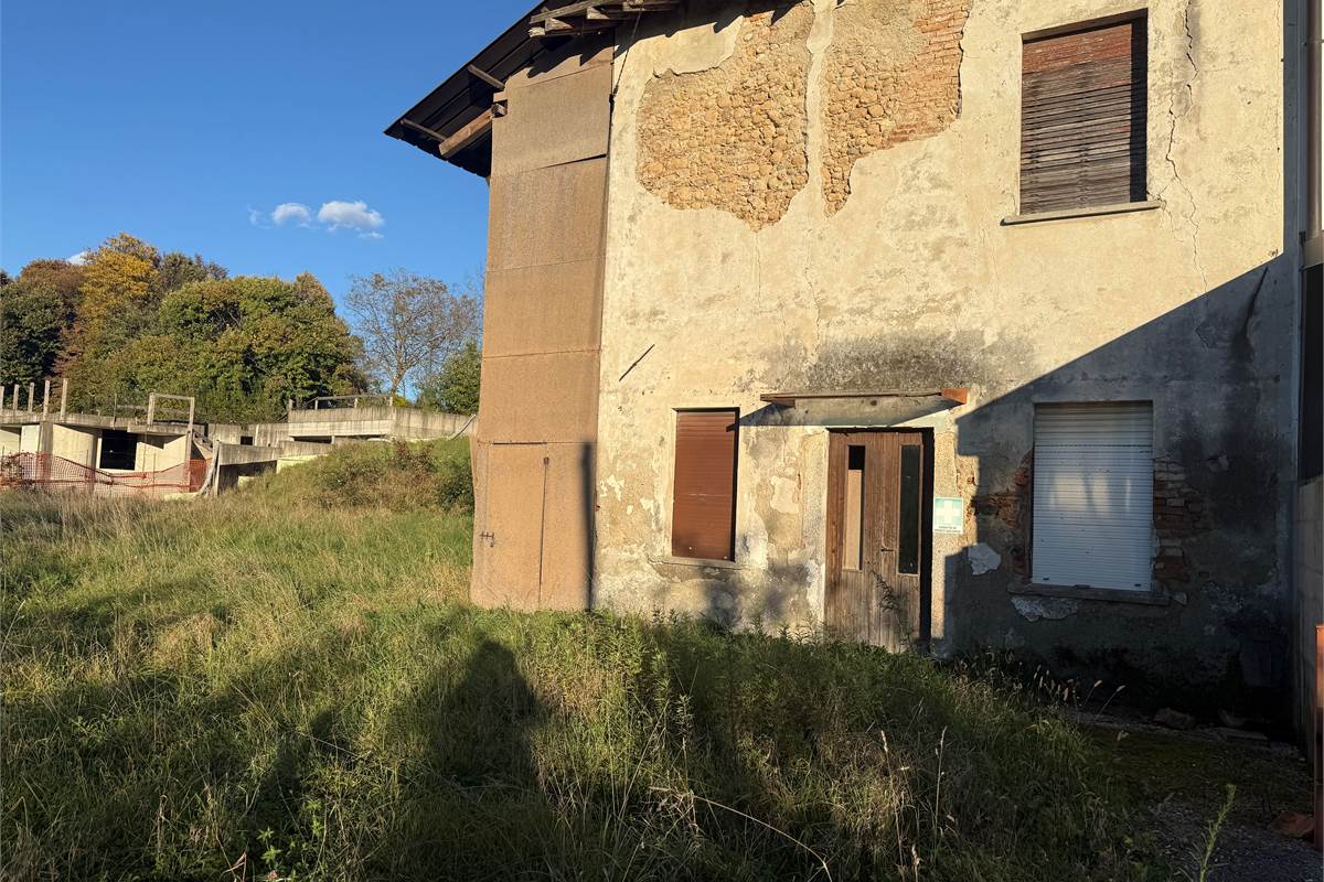 CANTU' AMPIO TERRENO PANORAMICO