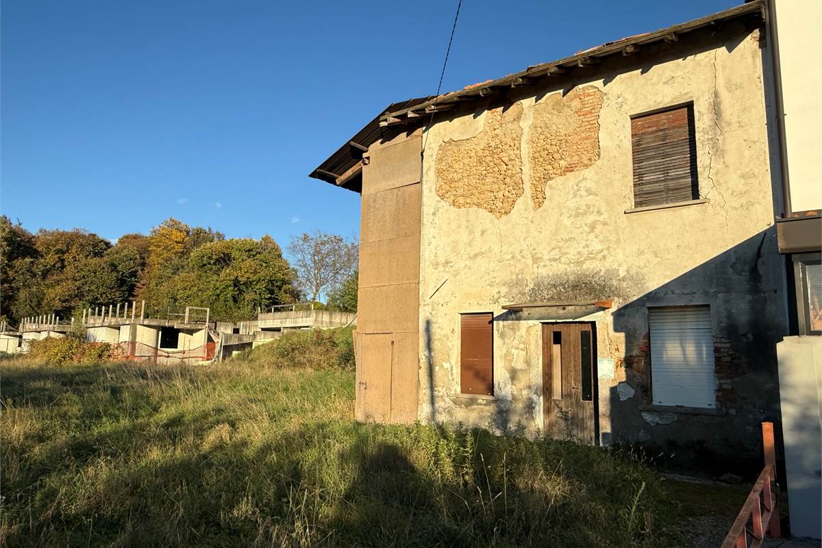 CANTU' AMPIO TERRENO PANORAMICO