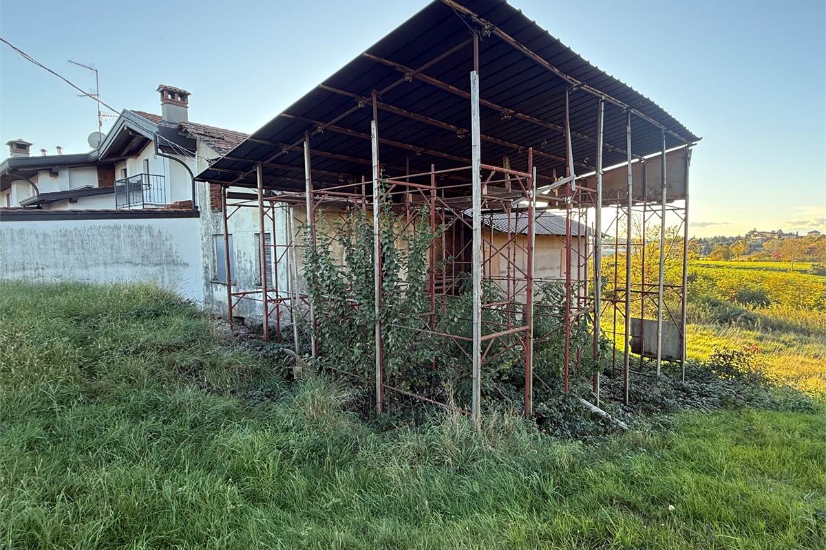 CANTU' AMPIO TERRENO PANORAMICO