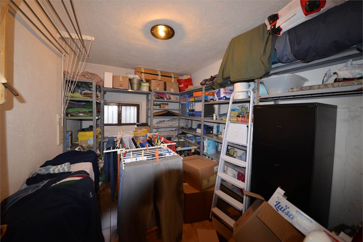 LURAGO ERBA TRELOCALI CON TAVERNA