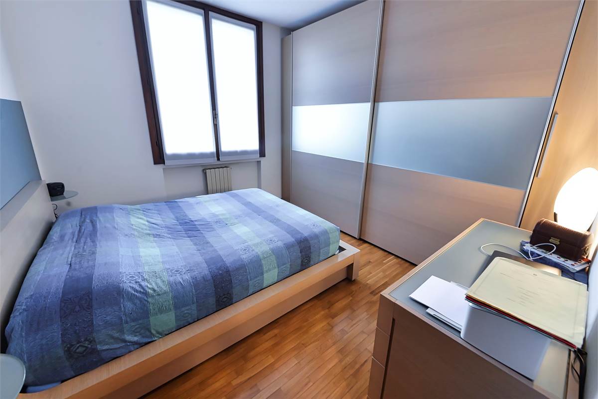 LURAGO ERBA TRELOCALI CON TAVERNA