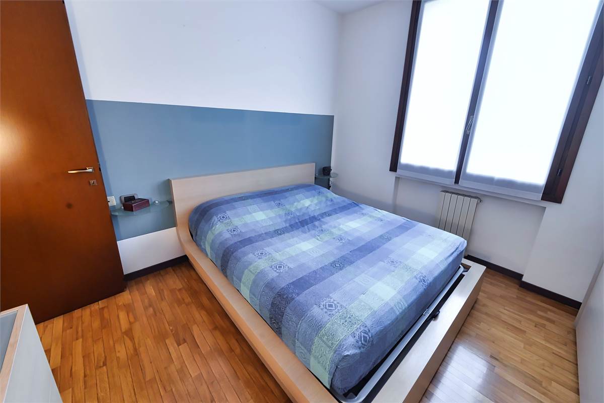 LURAGO ERBA TRELOCALI CON TAVERNA