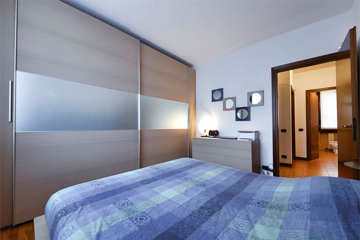 LURAGO ERBA TRELOCALI CON TAVERNA