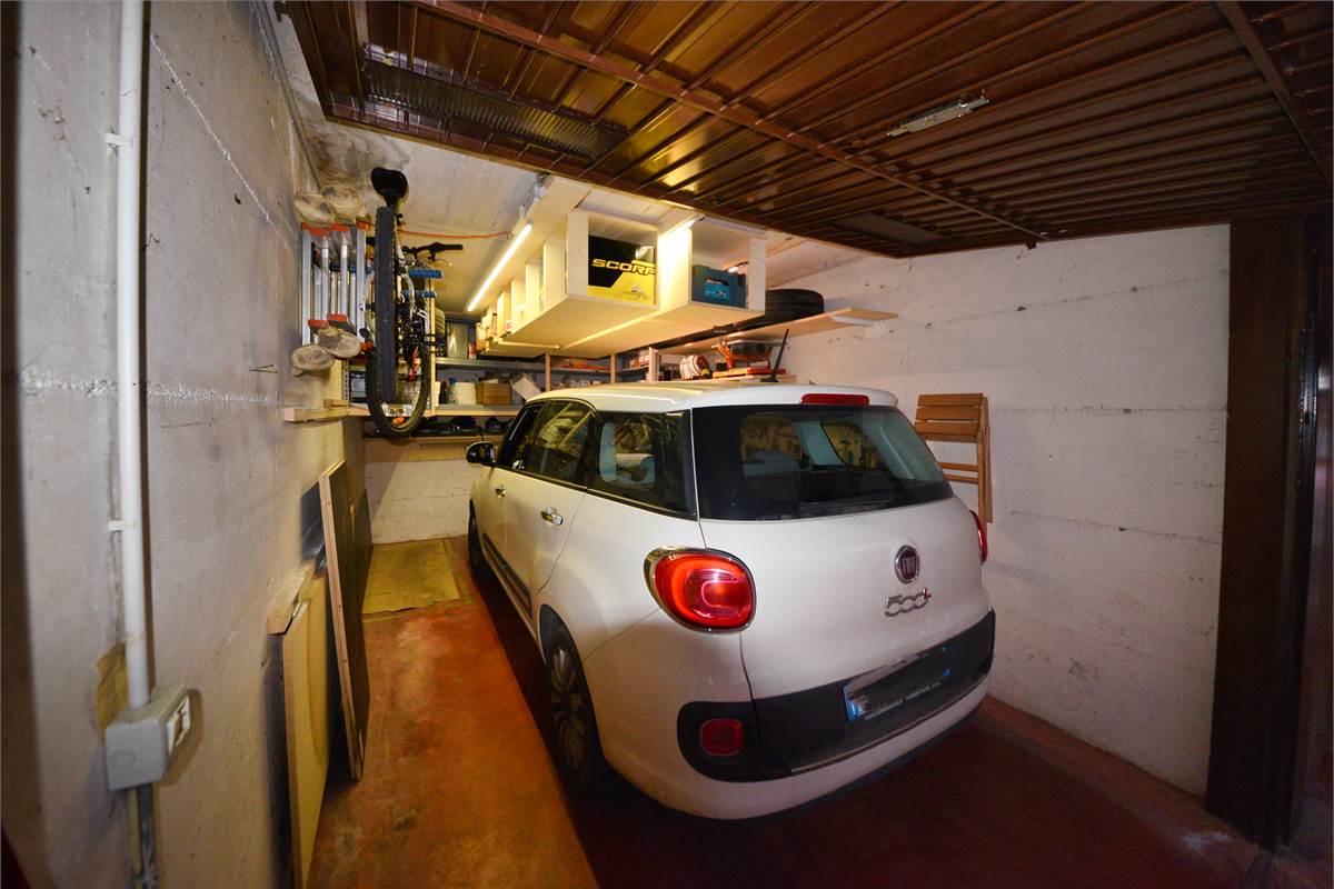 LURAGO ERBA TRELOCALI CON TAVERNA