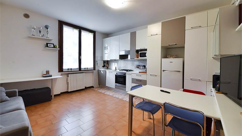 LURAGO ERBA MONOLOCALE ARREDATO