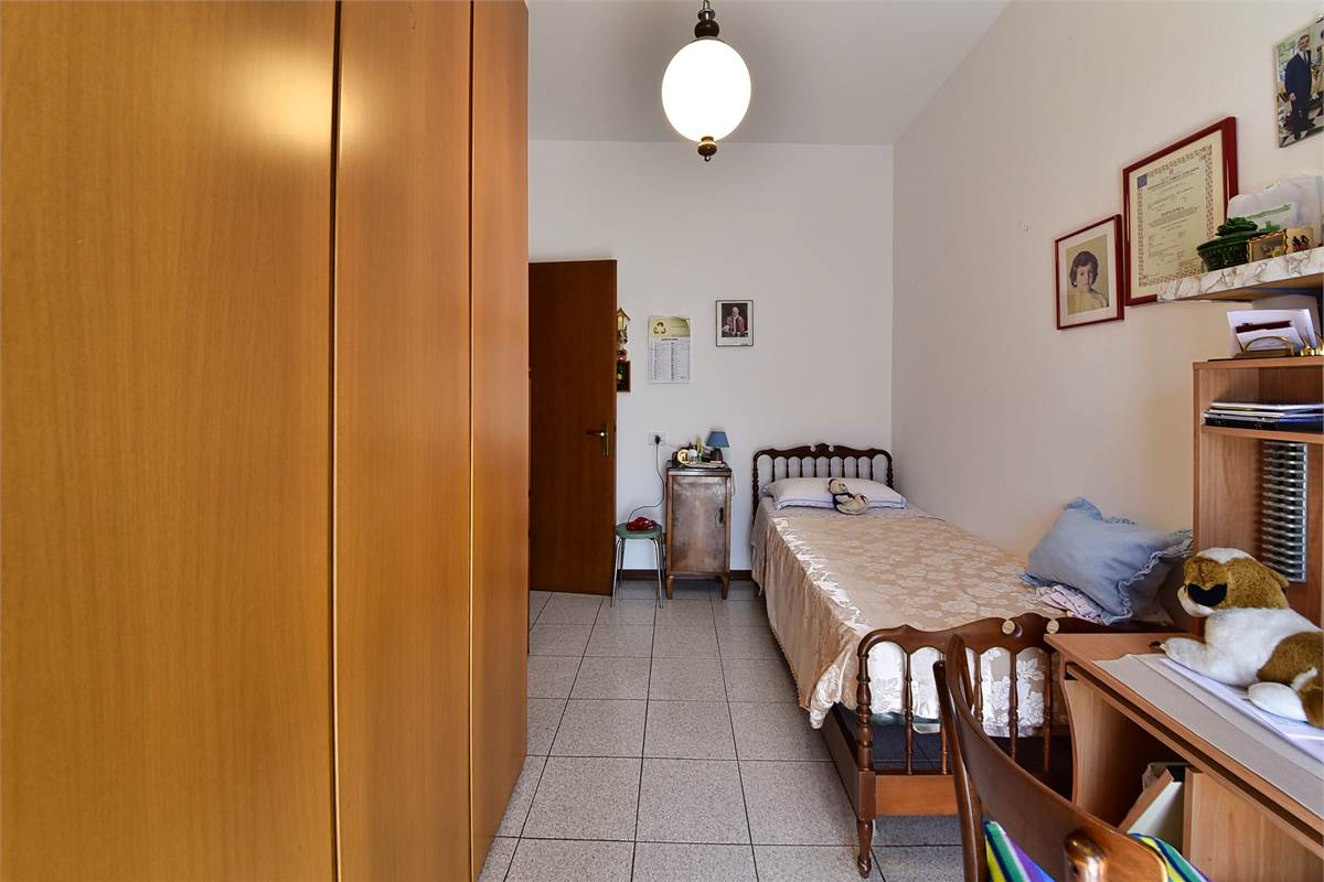 OLTRONA SAN MAMETE PORZIONE DI CASA IN CORTE CON BOX