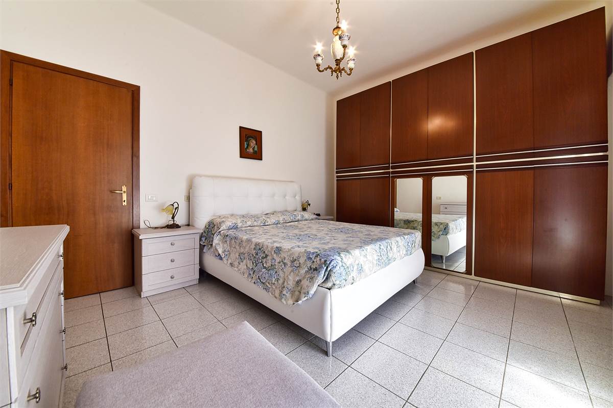 OLTRONA SAN MAMETE PORZIONE DI CASA IN CORTE CON BOX