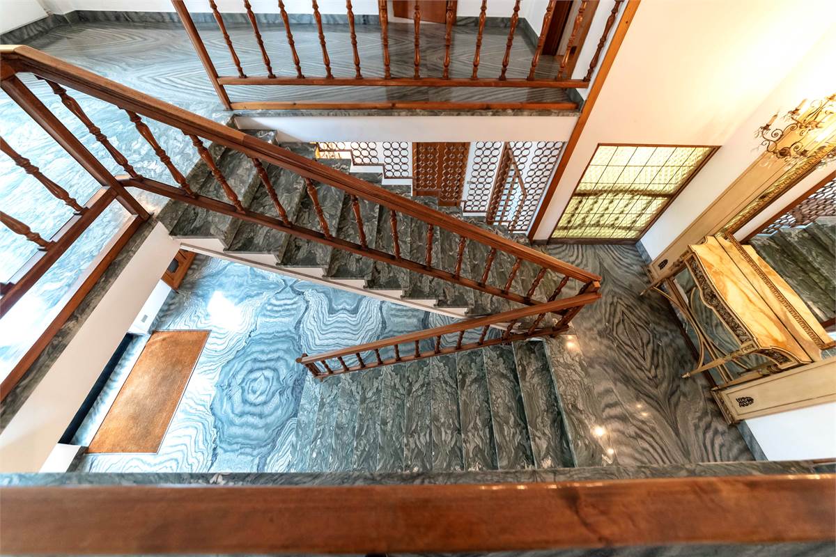 INVERIGO GRANDE VILLA SINGOLA CON PISCINA 