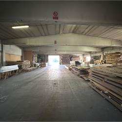 CAPANNONE COMMERCIALE/PRODUTTIVO CON AREA ESTERNA