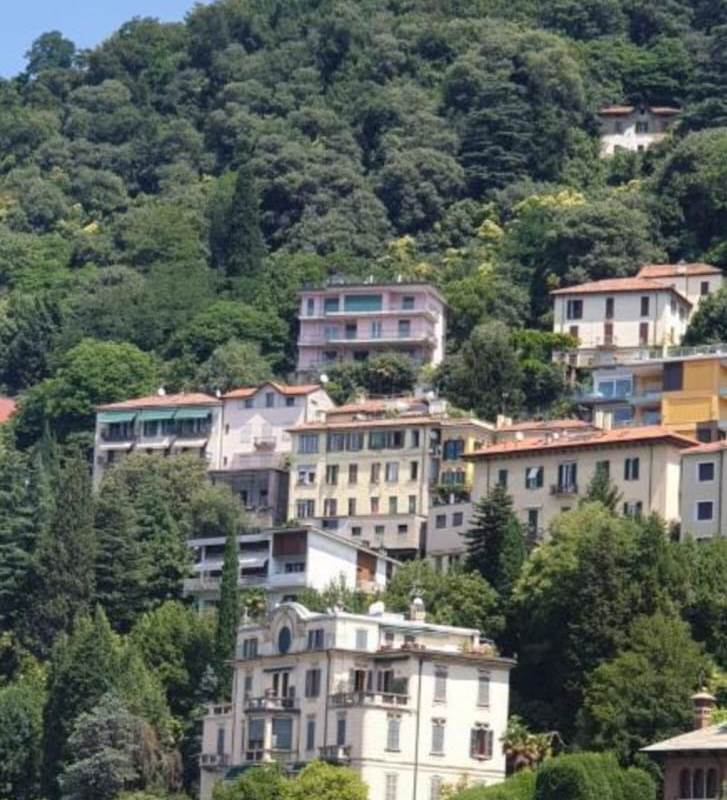 Como via Torno panoramico bilocale con cucina separata