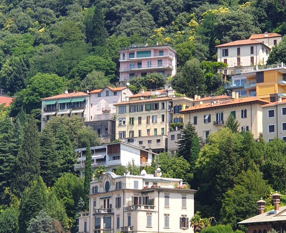 Como via Torno panoramico bilocale con cucina separata