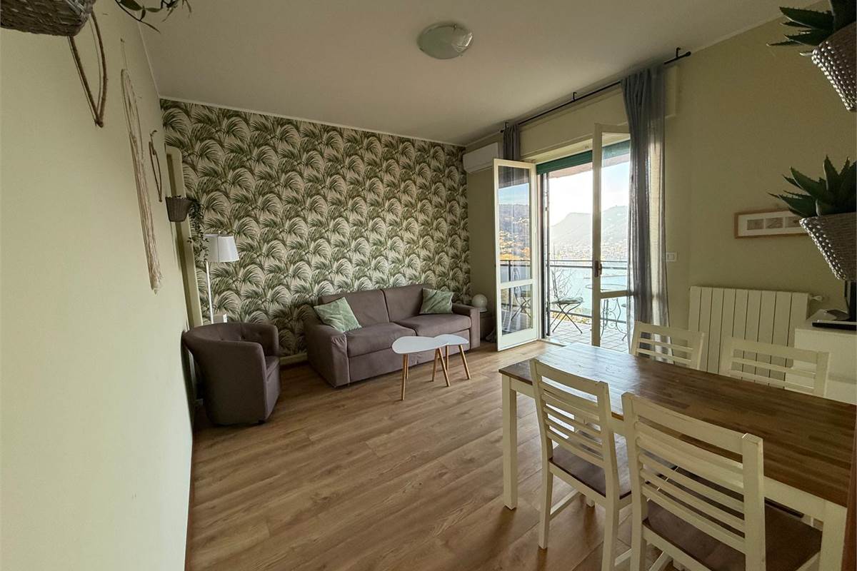 Como via Torno panoramico bilocale con cucina separata