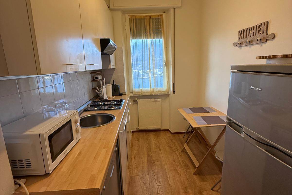 Como via Torno panoramico bilocale con cucina separata