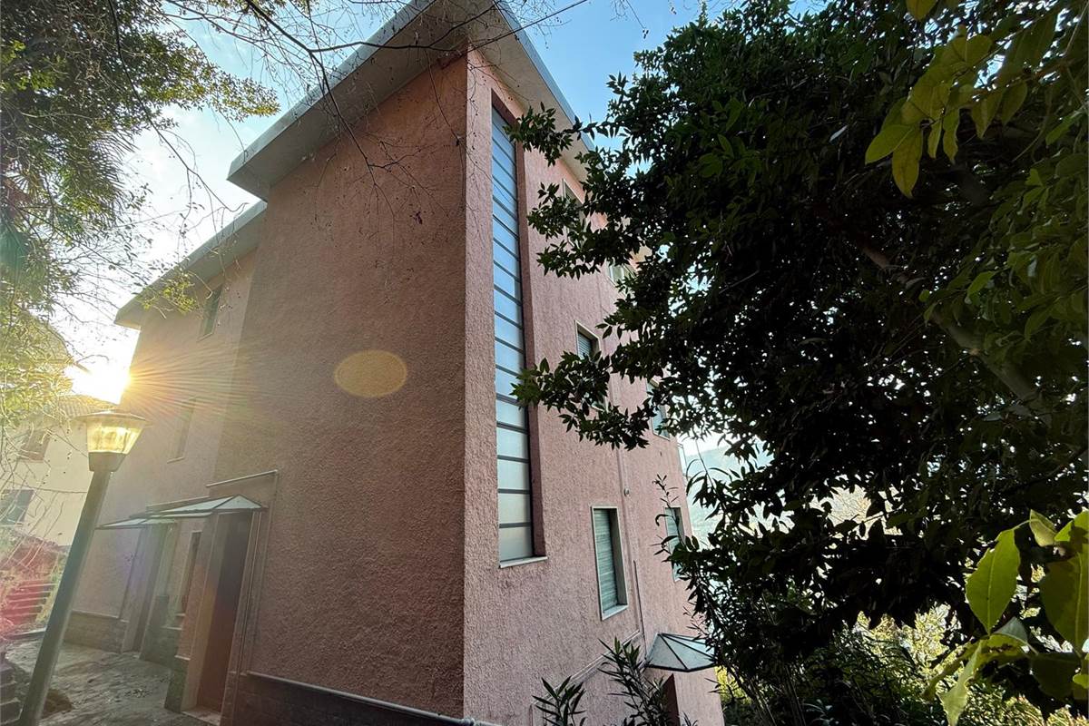 Como via Torno panoramico bilocale con cucina separata