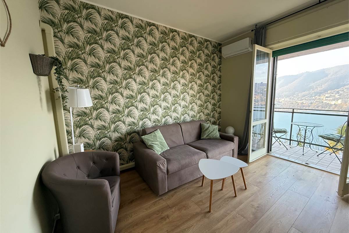 Como via Torno panoramico bilocale con cucina separata
