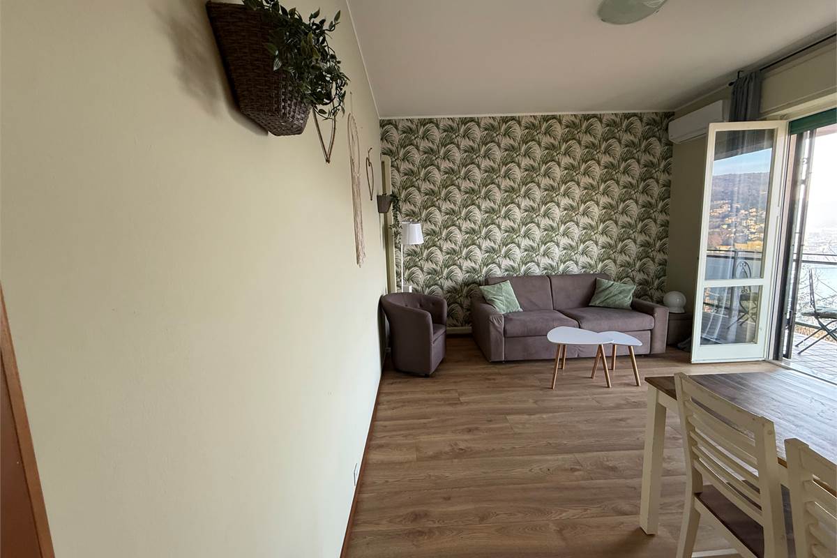 Como via Torno panoramico bilocale con cucina separata