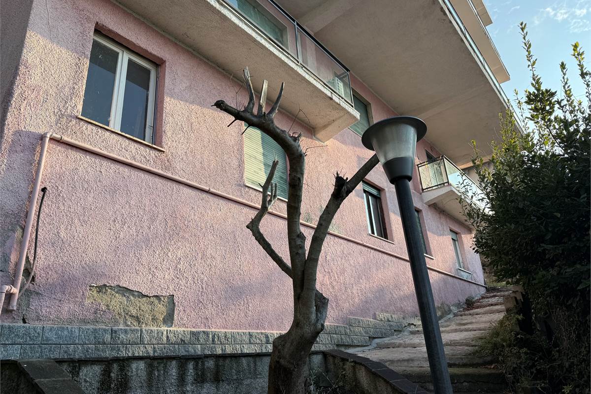 Como via Torno panoramico bilocale con cucina separata