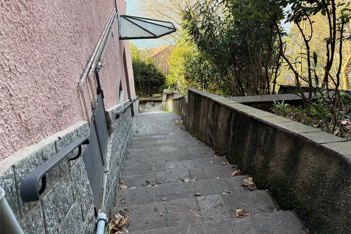 Como via Torno panoramico bilocale con cucina separata