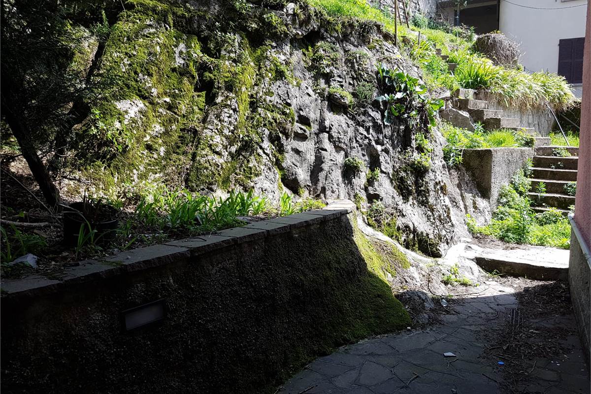 Como via Torno panoramico bilocale con cucina separata