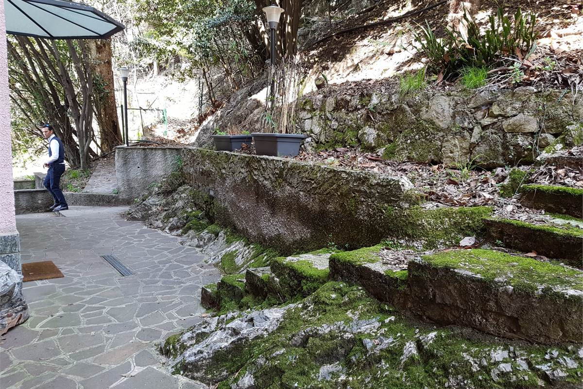 Como via Torno panoramico bilocale con cucina separata